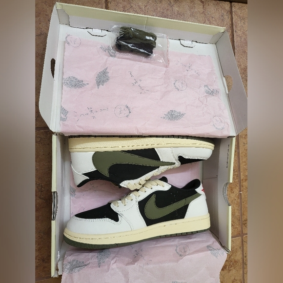 Nike, 9.5 mens - Picture 11 of 13